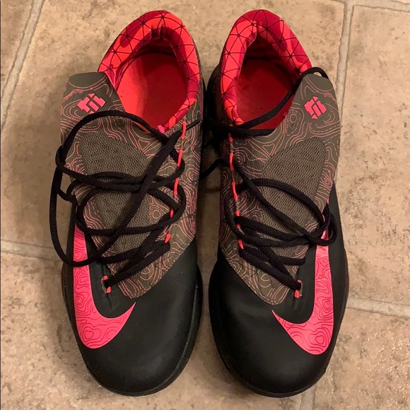 KD 6’s size 10.5 - Picture 3 of 3